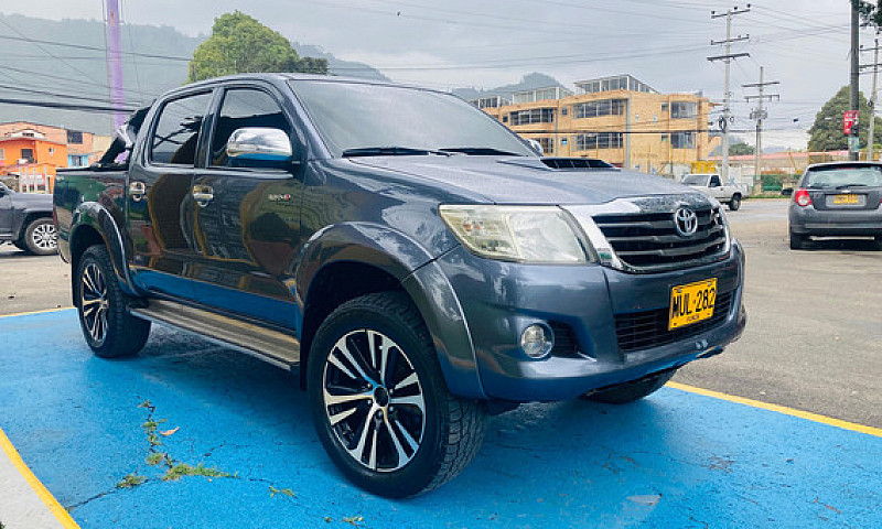 Toyota Hilux 3.0 Srv...