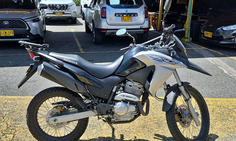 Honda Xre 300 2019...