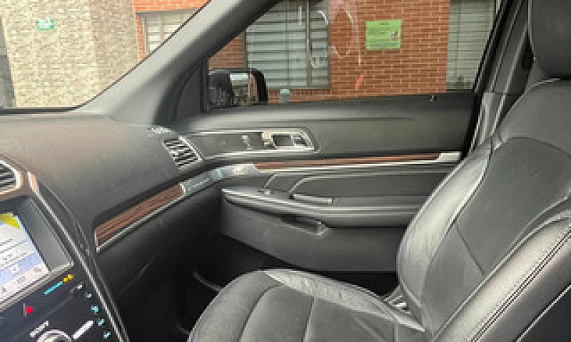 Ford Explorer 2.3 Li...