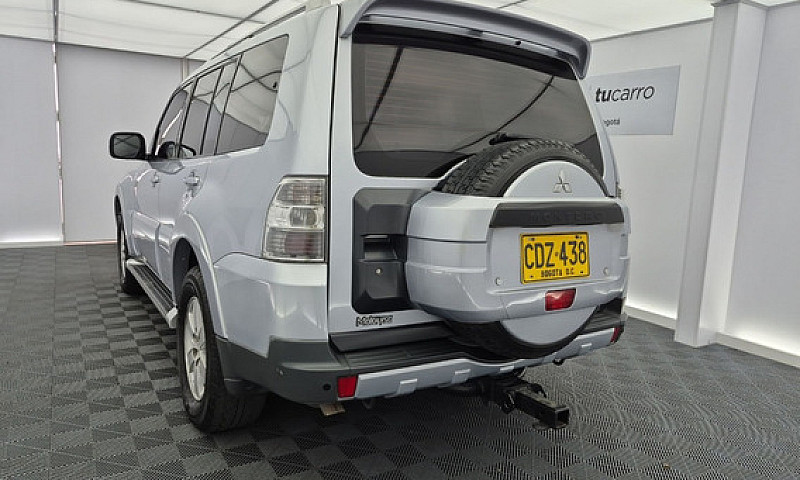 Mitsubishi Montero 3...