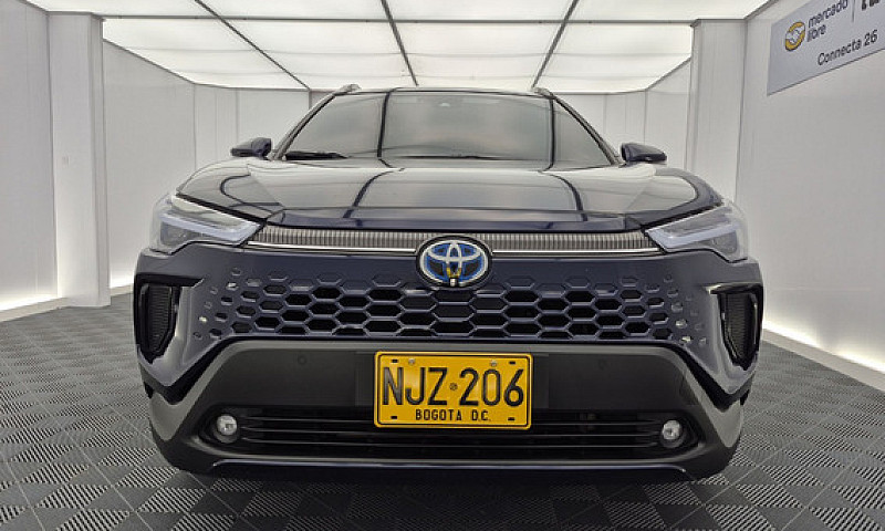 Toyota Corolla Cross...