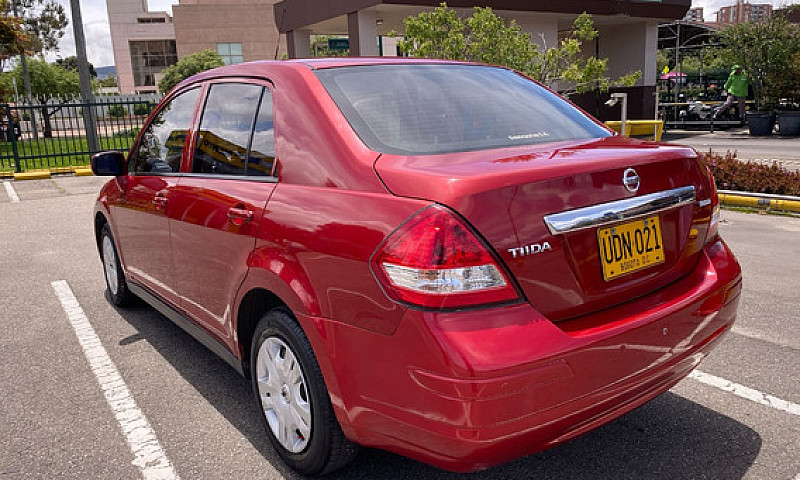 Nissan Tiida 1.8 Mii...