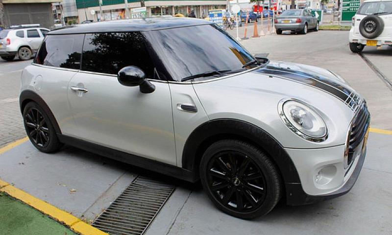 Mini Cooper 1.5 At...