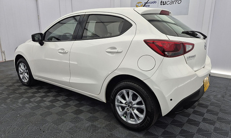 Mazda 2 1.5 Touring...