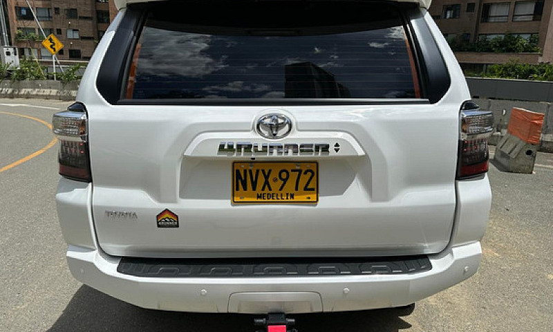 Toyota 4Runner 4.0 S...