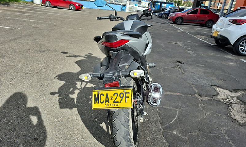 Suzuki Gixxer 250 ...