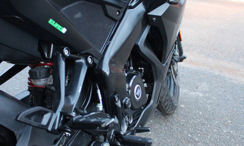 Pulsar Rs200 En Perf...