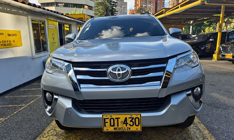 Toyota Fortuner 2.4 ...