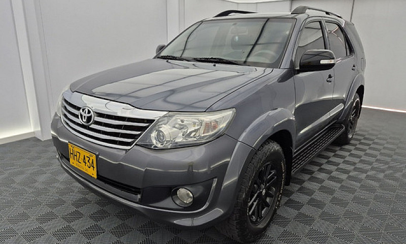 Toyota Fortuner 2.7L...