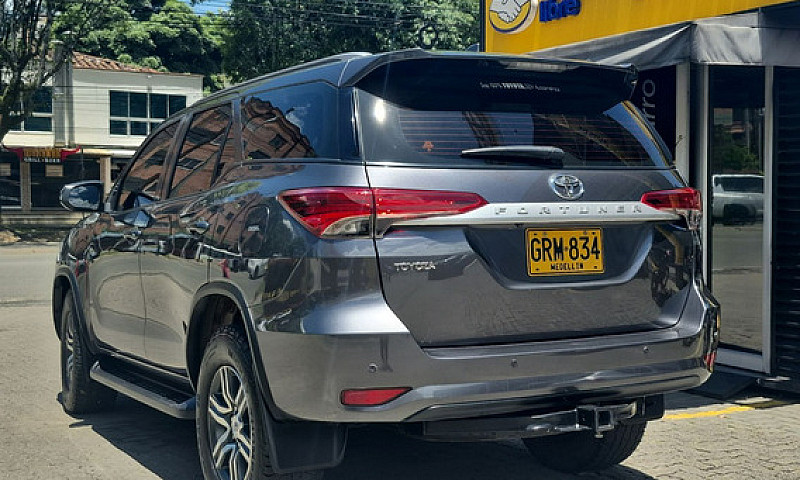 Toyota Fortuner 2.4 ...
