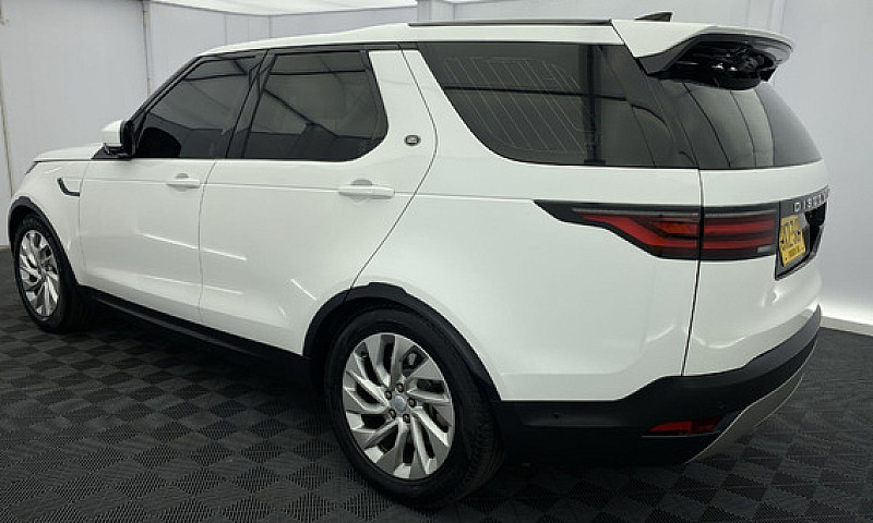 Land Rover Discovery...