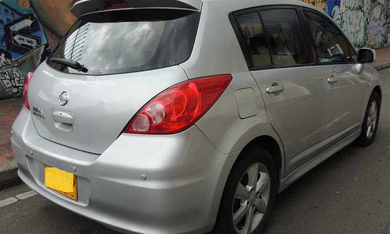 Nissan Tiida 1.8 Pre...