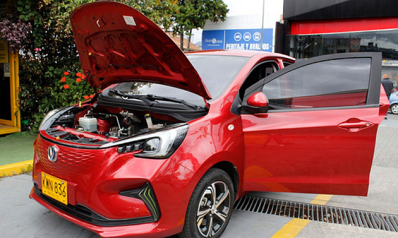 Changan E-Star Hb...