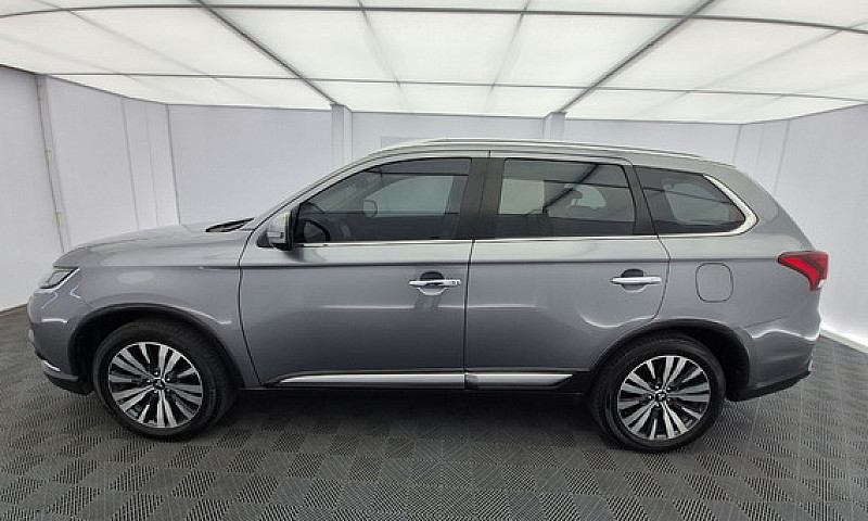 Mitsubishi Outlander...