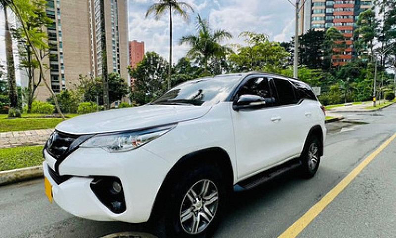 Toyota Fortuner 2.7 ...