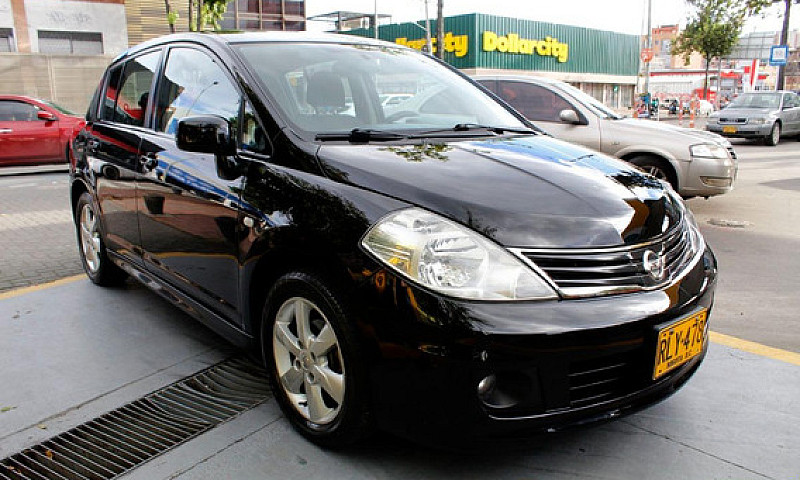Nissan Tiida 1.8 Hat...