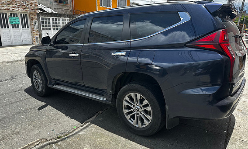 Mitsubishi Montero S...