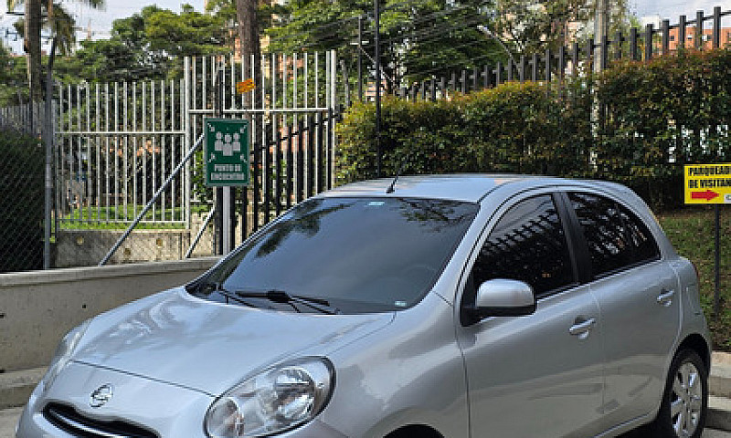Nissan March 1.6 Adv...