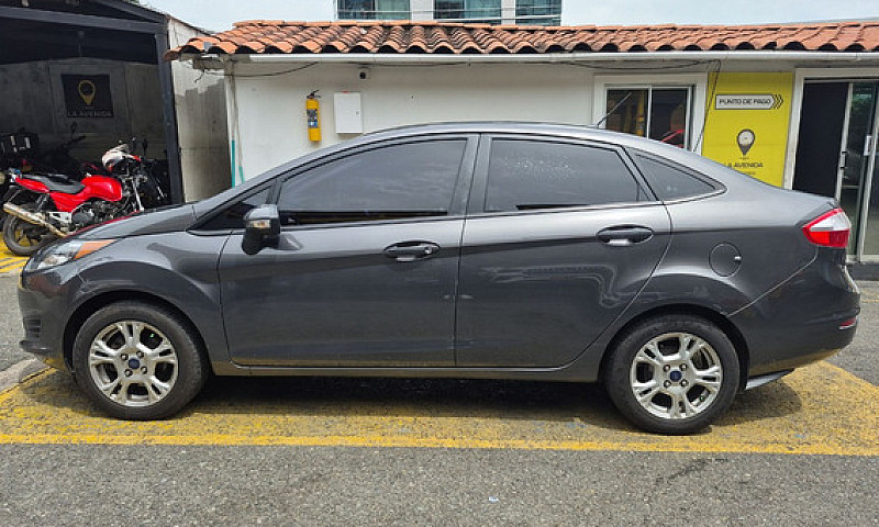 Ford Fiesta 1.6 Spor...