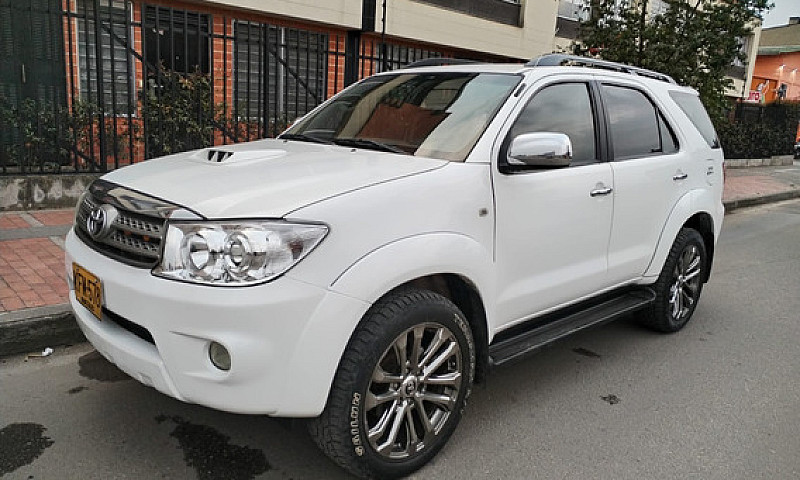 Toyota Fortuner 3.0 ...