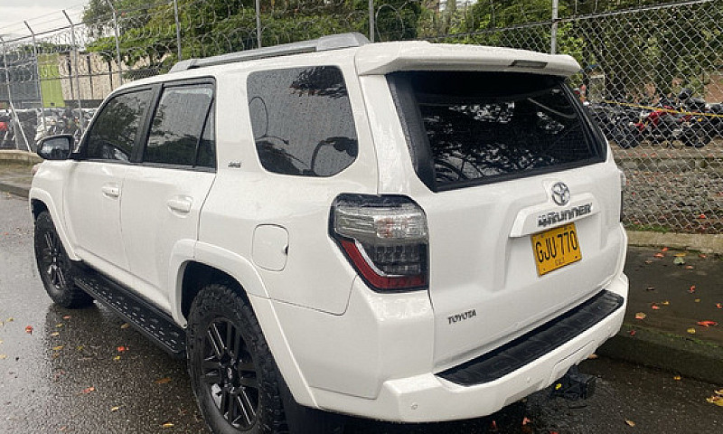 Toyota 4Runner 4.0 S...