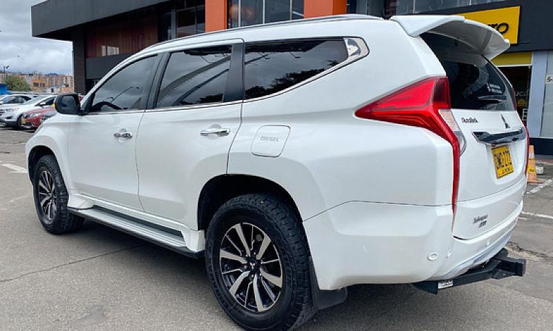 Mitsubishi Montero S...