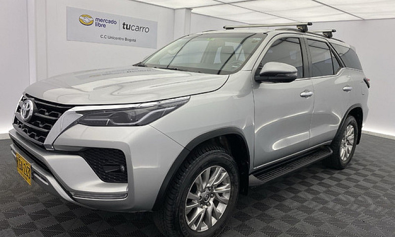 Toyota Fortuner ...
