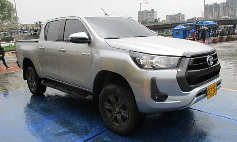 Toyota Hilux  4X4 24...