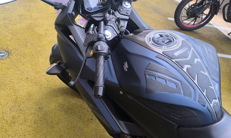Gixxer 250 Sf 11.000...