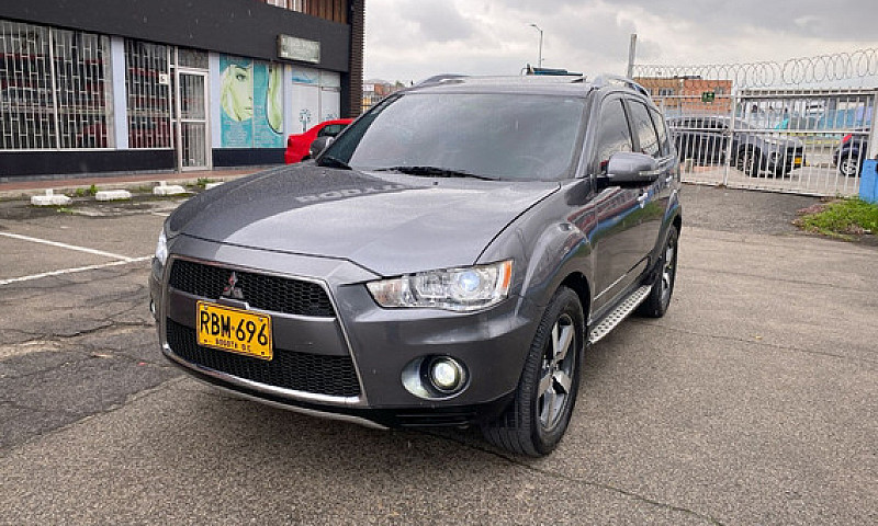 Mitsubishi Outlander...