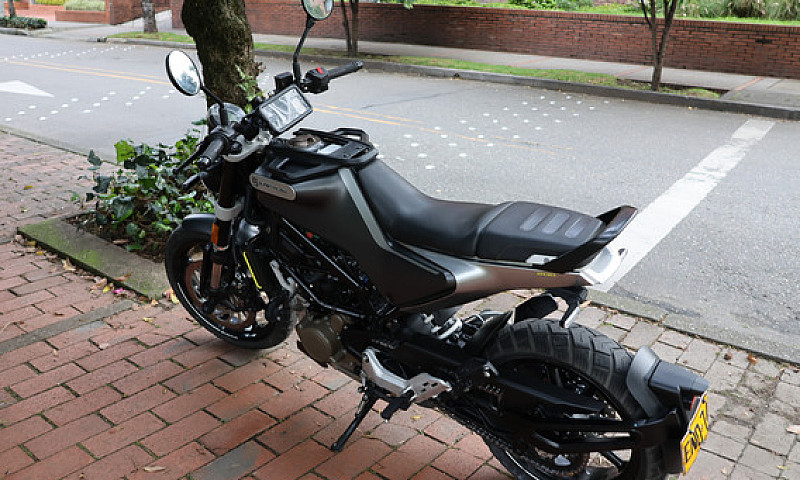 Svartpilen 200 - Bue...