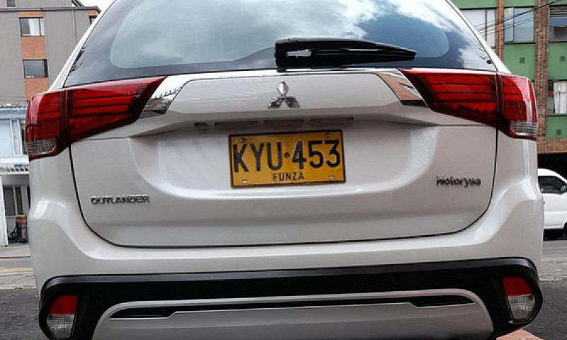 Mitsubishi Outlander...