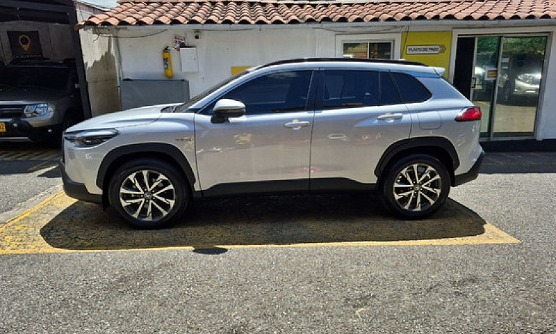 Toyota Corolla Cross...