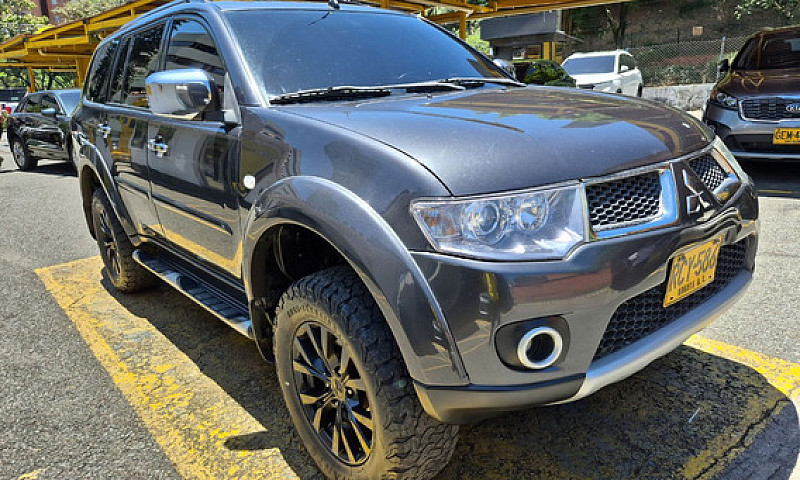 Mitsubishi Nativa 3....