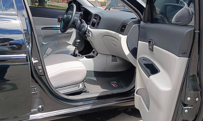Hyundai Accent 1.6 G...
