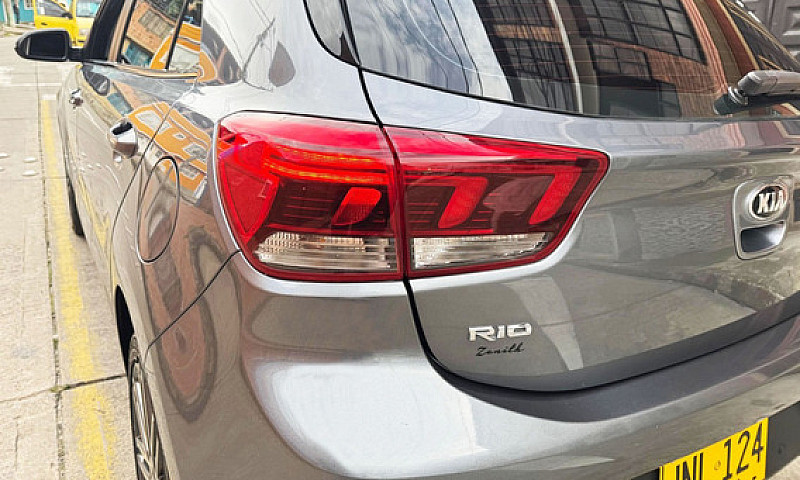 Kia Rio 1.4 Zenith...