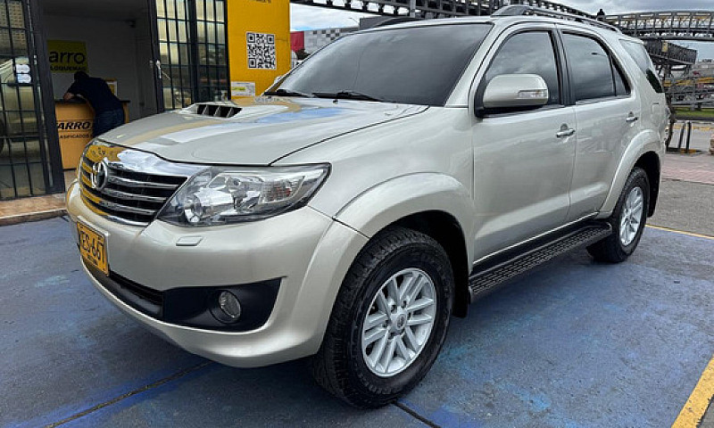 Toyota Fortuner Srv ...