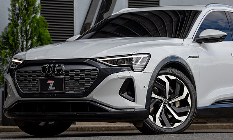 Audi Q8 E-Tron Quatr...