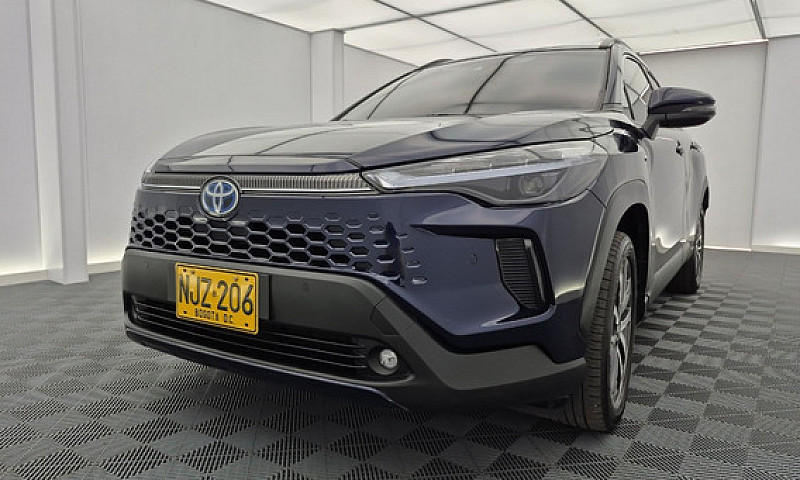 Toyota Corolla Cross...