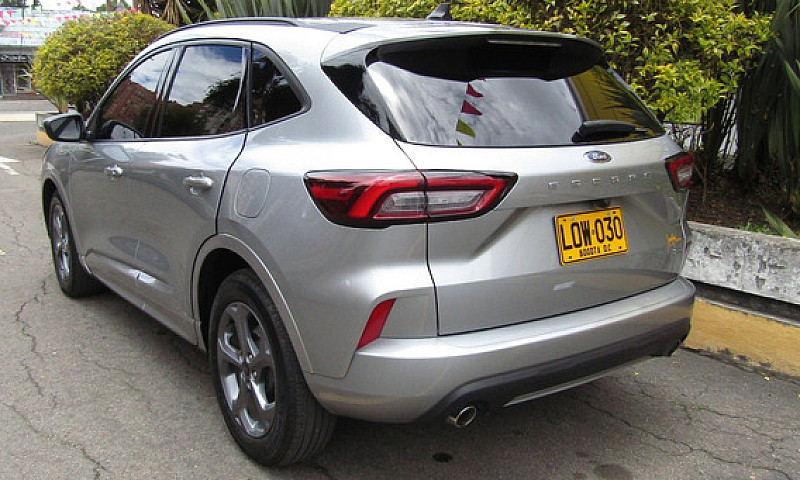 Ford Escape 2.5 St-L...