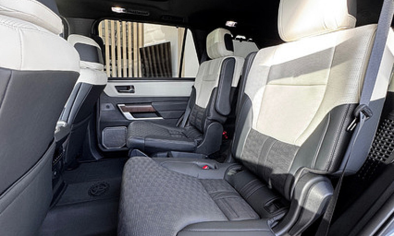 Toyota Sequoia 3.5 V...