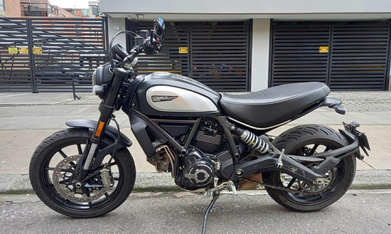 Ducati Scrambler 800...