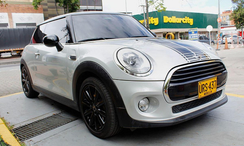 Mini Cooper 1.5 At...