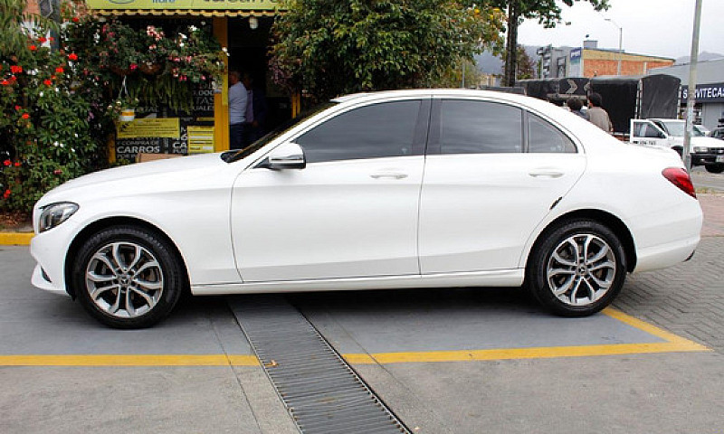 Mercedes-Benz Clase ...