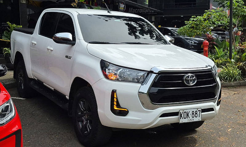 Toyota Hilux 2.4 Die...
