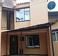 Casa Dos Pisos, Amplia, Con Espacio Para Construir Otra Habitación En El 2 Piso
