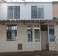 Casa De 2 Pisos En Excelente Ubicación
