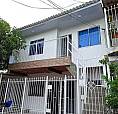 Se Vende Casa De 2 Pisos, El P1 Dividido En Dos Aptos,  Se Escuchan Ofertas.