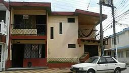 Casa De Dos Pisos