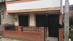 Se Vende O Permuta Hermosa Casa En El Barrio Villa Sandra En Girón Si No Tiene El Restante De Dinero Se Le Tiene La